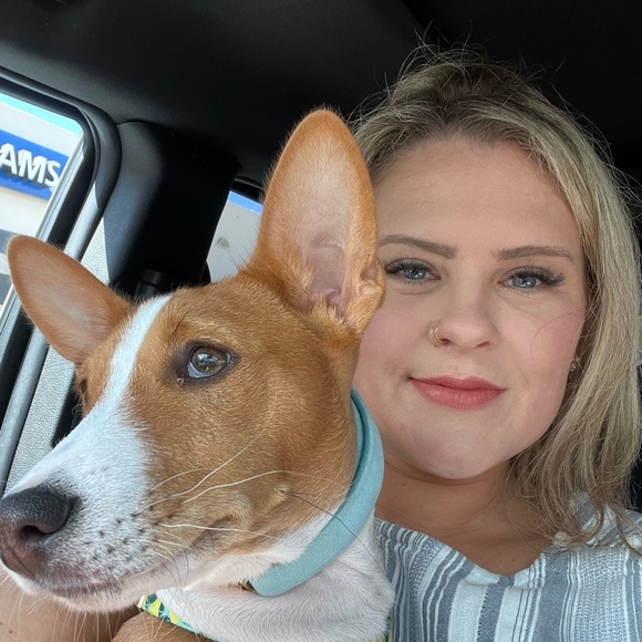 Meet your Posher, Meegan 💗✨ - Picture 6 of 8